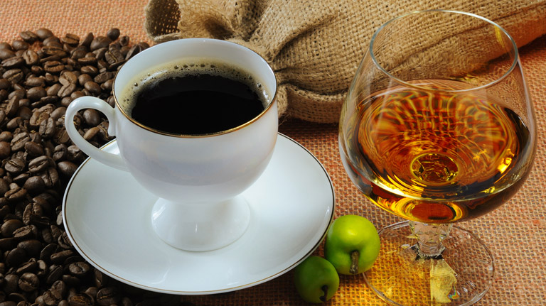 Can-drinking-alcohol-or-caffeine-cause-bladder-cancer